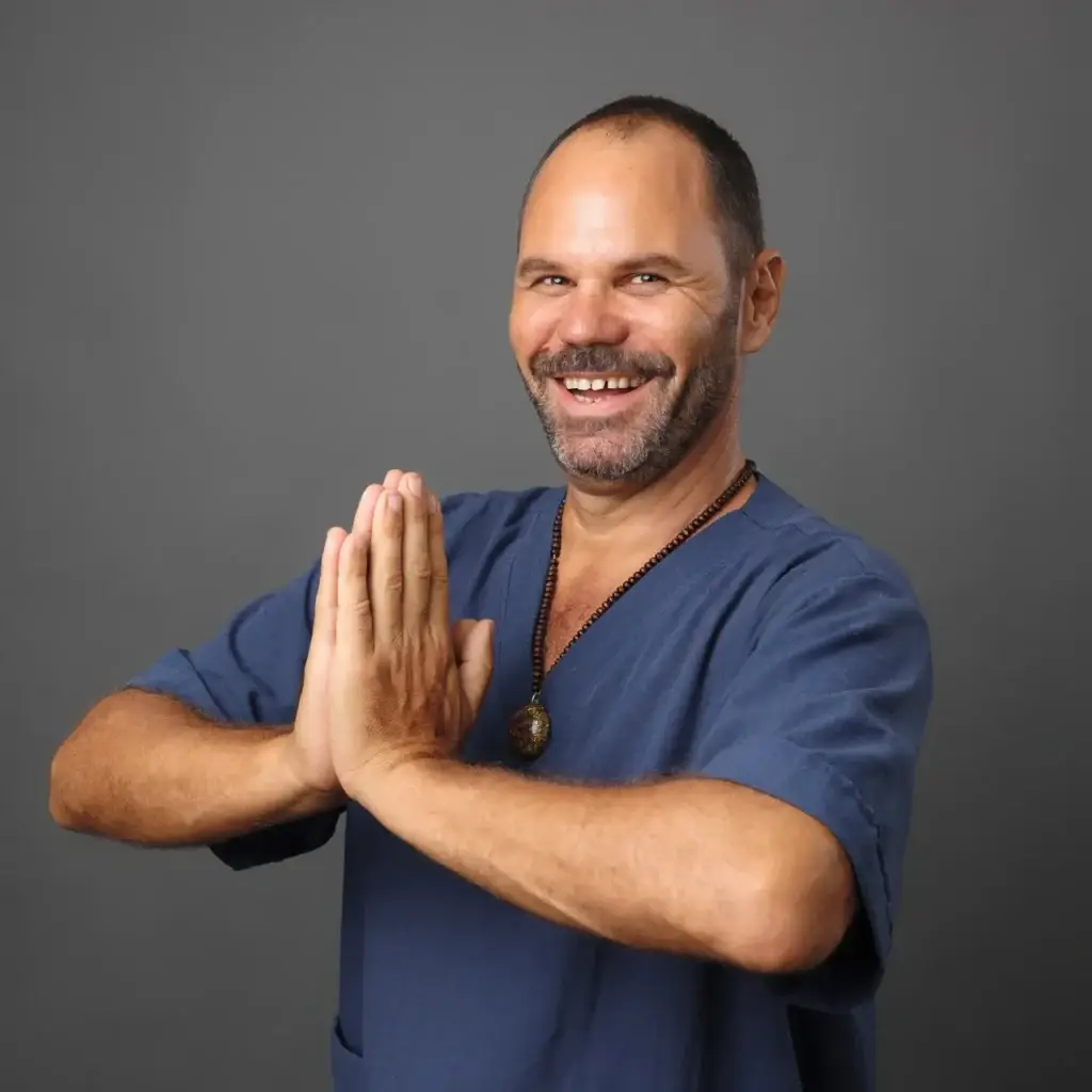 L'accueil chaleureux et respectueux du yoga : Namaste, l'expression de la lumière en vous.
